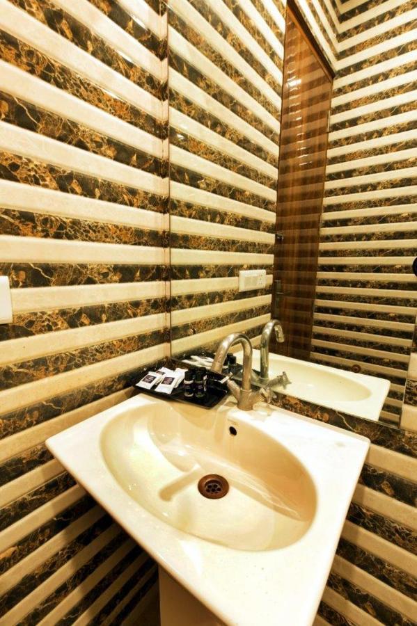 Hotel Viva Palace By Opo New Delhi Luaran gambar