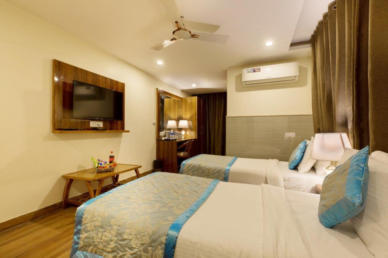 Hotel Viva Palace By Opo New Delhi Luaran gambar